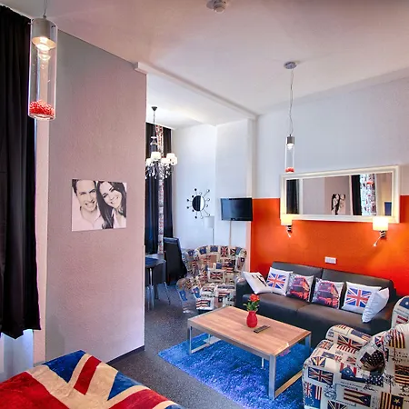 ام مونتزبلاتس الفندقية بخدمة ذاتية شقة فندقية