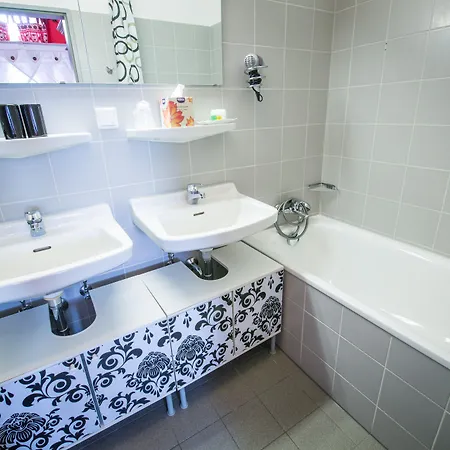 ام مونتزبلاتس الفندقية بخدمة ذاتية