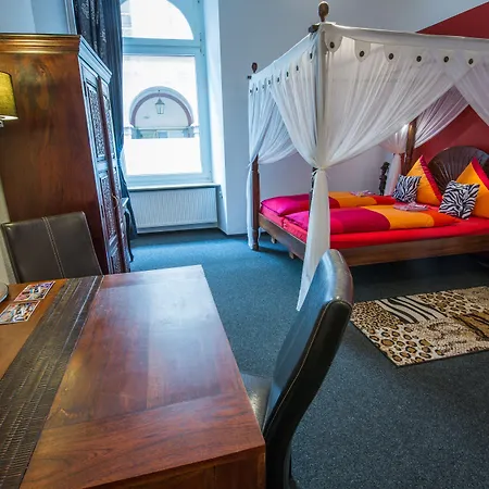 Apart Otel Am Munzplatz 3*